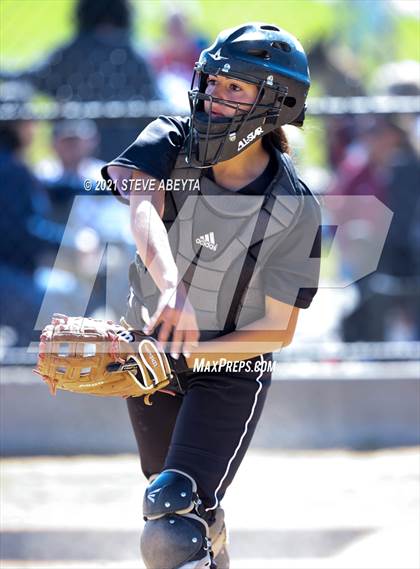 Thumbnail 1 in Arapahoe @ Cherokee Trail photogallery.