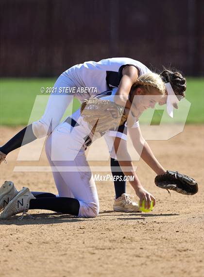 Thumbnail 2 in Arapahoe @ Cherokee Trail photogallery.