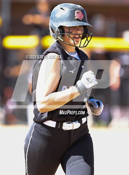 Thumbnail 1 in Arapahoe @ Cherokee Trail photogallery.