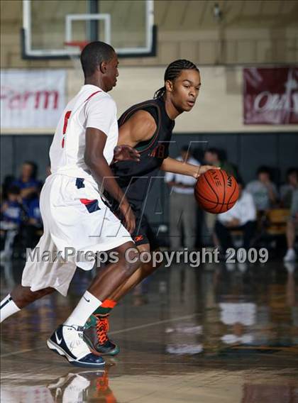 Thumbnail 3 in Alpharetta Milton vs Fort Myers Dunbar (City of Palms Classic) photogallery.