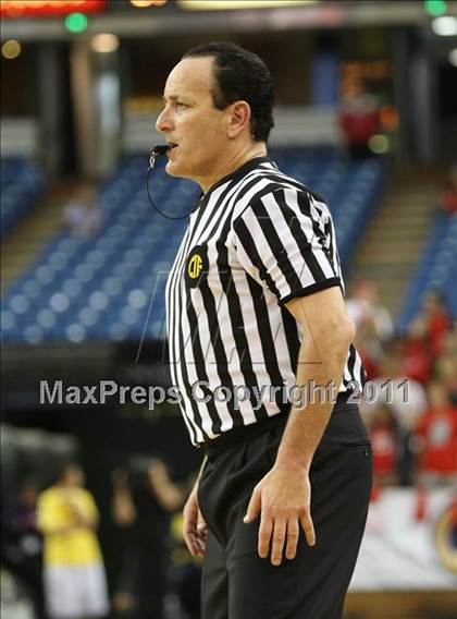 Thumbnail 3 in Mater Dei vs. De La Salle (CIF State D1 Final) photogallery.