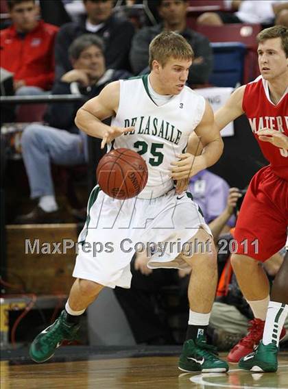 Thumbnail 3 in Mater Dei vs. De La Salle (CIF State D1 Final) photogallery.
