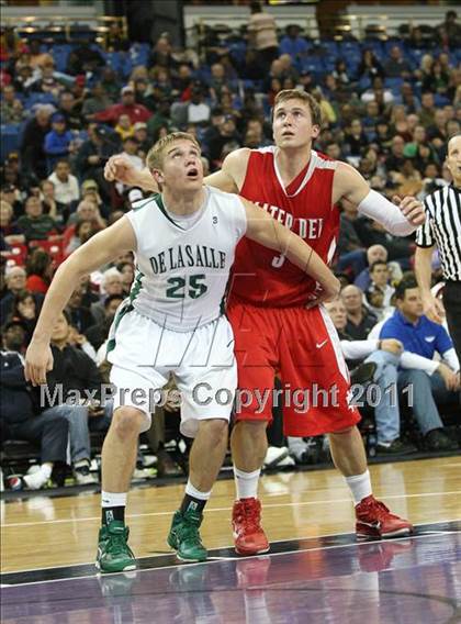 Thumbnail 1 in Mater Dei vs. De La Salle (CIF State D1 Final) photogallery.