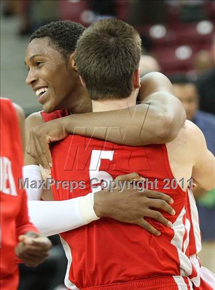 Thumbnail 1 in Mater Dei vs. De La Salle (CIF State D1 Final) photogallery.