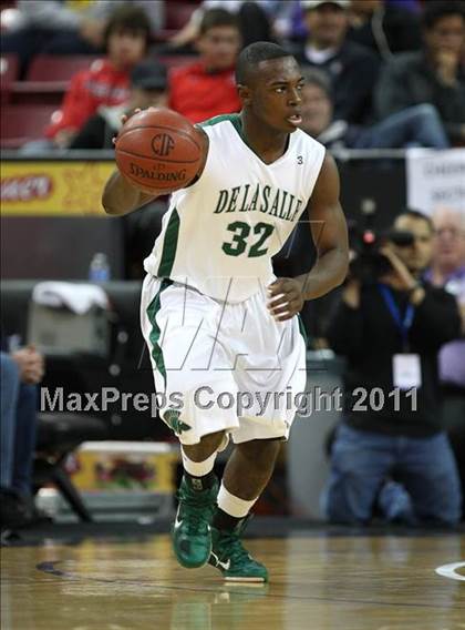 Thumbnail 2 in Mater Dei vs. De La Salle (CIF State D1 Final) photogallery.