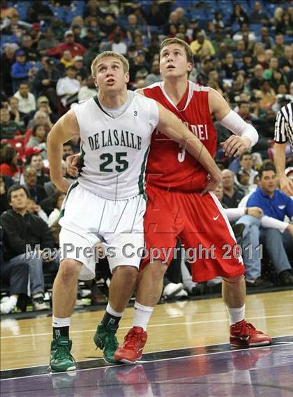 Thumbnail 2 in Mater Dei vs. De La Salle (CIF State D1 Final) photogallery.