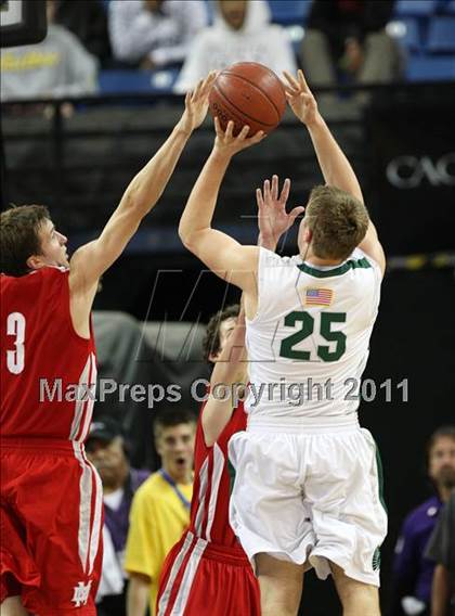 Thumbnail 2 in Mater Dei vs. De La Salle (CIF State D1 Final) photogallery.