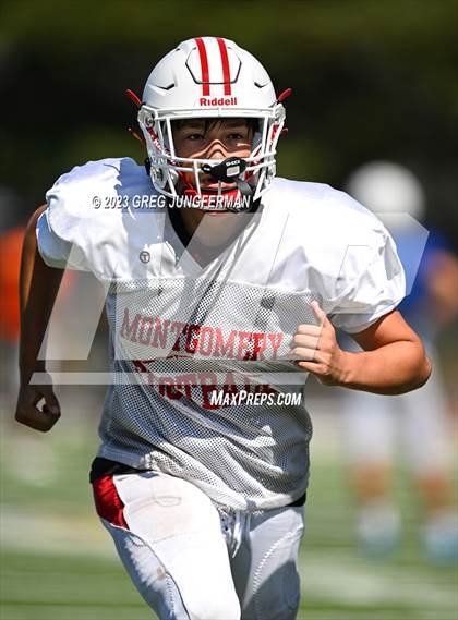 Thumbnail 2 in Cardinal Newman @ Montgomery (scrimmage) photogallery.