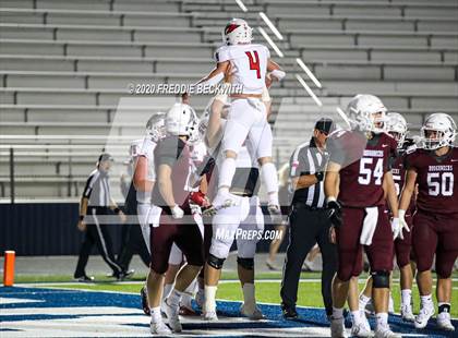 Thumbnail 2 in Pottsboro vs. White Oak (UIL 3A D1 Bi-District) photogallery.
