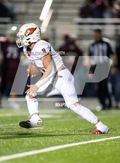 Thumbnail 3 in Pottsboro vs. White Oak (UIL 3A D1 Bi-District) photogallery.