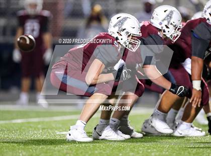 Thumbnail 3 in Pottsboro vs. White Oak (UIL 3A D1 Bi-District) photogallery.