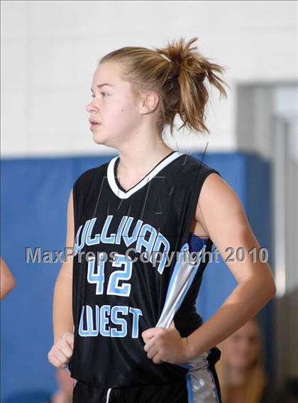 Thumbnail 2 in Sullivan West vs. Chester (Hambletonian Classic) photogallery.