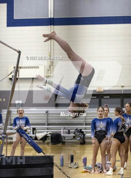 Thumbnail 1 in WIAA Badger Conference (Bars) photogallery.