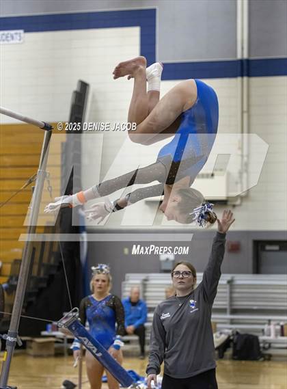 Thumbnail 1 in WIAA Badger Conference (Bars) photogallery.