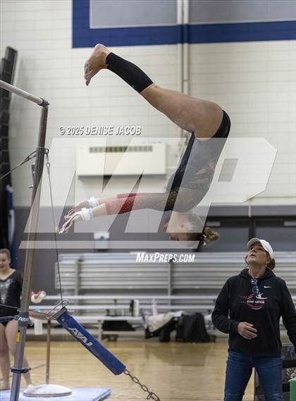 Thumbnail 1 in WIAA Badger Conference (Bars) photogallery.