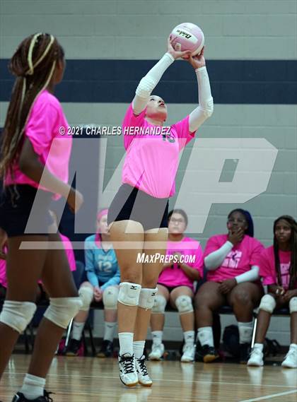 Thumbnail 2 in FR: College Station @ Rudder (A Teams) photogallery.