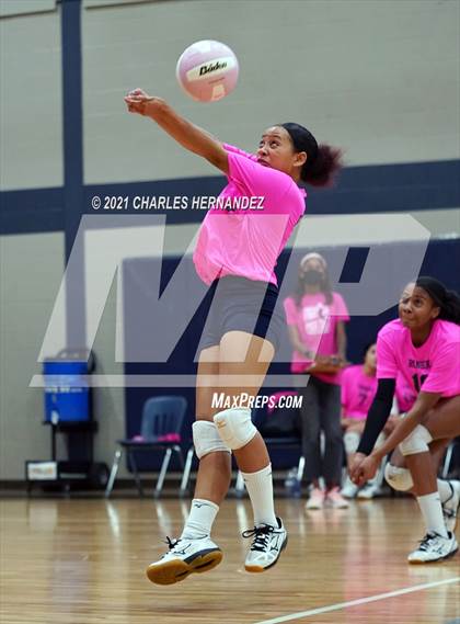 Thumbnail 3 in FR: College Station @ Rudder (A Teams) photogallery.