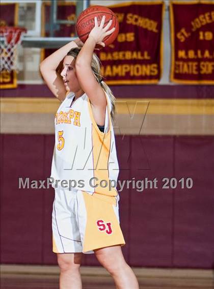 Thumbnail 2 in Cross @ St. Joseph (CIAC Class LL 2nd Round) photogallery.