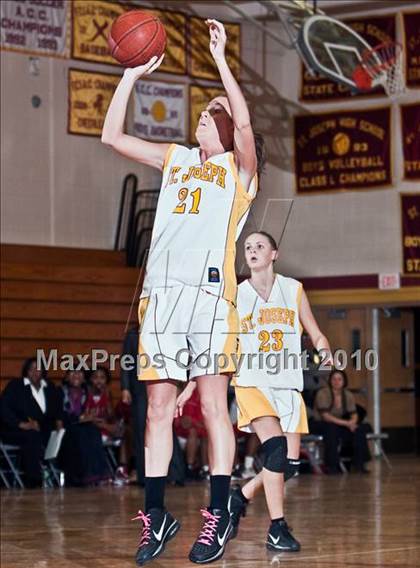 Thumbnail 2 in Cross @ St. Joseph (CIAC Class LL 2nd Round) photogallery.