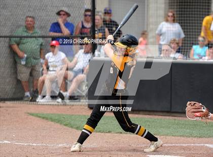 Thumbnail 3 in Goreville vs. Marissa/Coulterville (IHSA 1A Super-Sectional) photogallery.