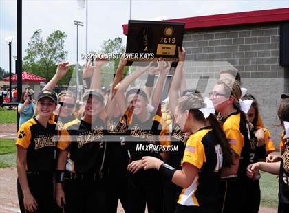 Thumbnail 1 in Goreville vs. Marissa/Coulterville (IHSA 1A Super-Sectional) photogallery.