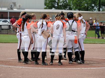 Thumbnail 3 in Goreville vs. Marissa/Coulterville (IHSA 1A Super-Sectional) photogallery.