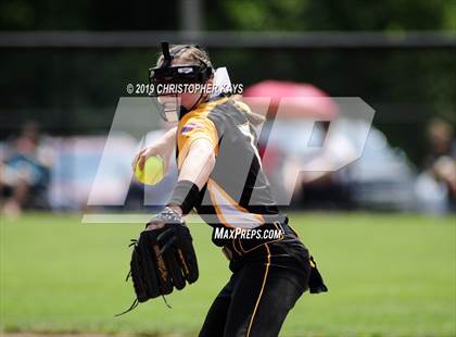 Thumbnail 1 in Goreville vs. Marissa/Coulterville (IHSA 1A Super-Sectional) photogallery.