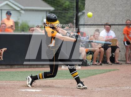 Thumbnail 3 in Goreville vs. Marissa/Coulterville (IHSA 1A Super-Sectional) photogallery.