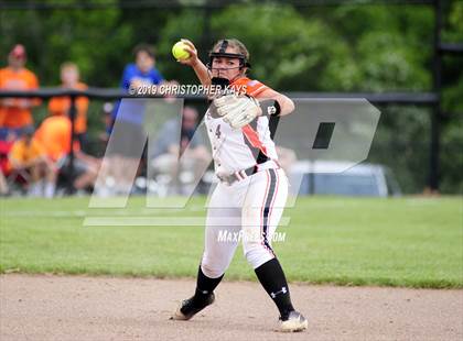 Thumbnail 1 in Goreville vs. Marissa/Coulterville (IHSA 1A Super-Sectional) photogallery.
