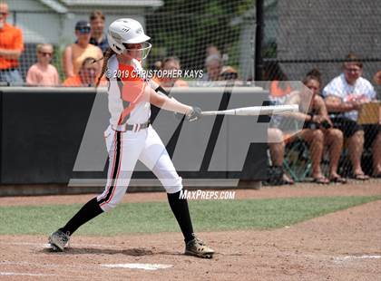 Thumbnail 1 in Goreville vs. Marissa/Coulterville (IHSA 1A Super-Sectional) photogallery.