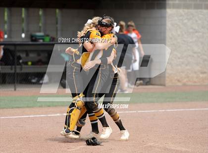 Thumbnail 3 in Goreville vs. Marissa/Coulterville (IHSA 1A Super-Sectional) photogallery.