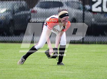 Thumbnail 1 in Goreville vs. Marissa/Coulterville (IHSA 1A Super-Sectional) photogallery.