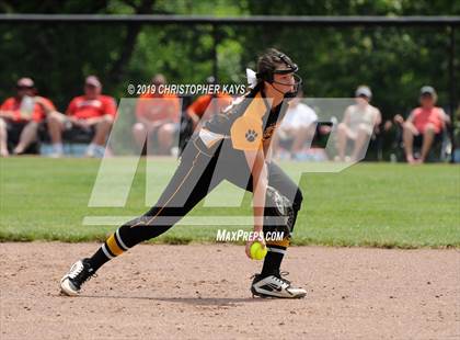 Thumbnail 2 in Goreville vs. Marissa/Coulterville (IHSA 1A Super-Sectional) photogallery.