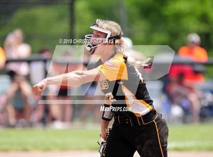 Thumbnail 1 in Goreville vs. Marissa/Coulterville (IHSA 1A Super-Sectional) photogallery.