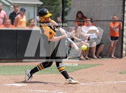 Thumbnail 3 in Goreville vs. Marissa/Coulterville (IHSA 1A Super-Sectional) photogallery.