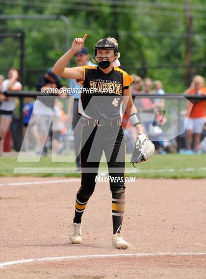 Thumbnail 2 in Goreville vs. Marissa/Coulterville (IHSA 1A Super-Sectional) photogallery.