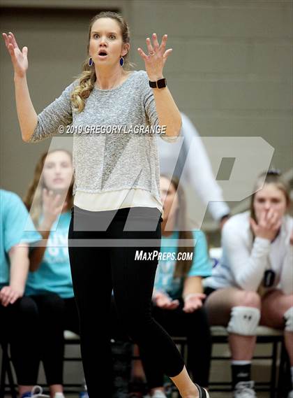 Thumbnail 3 in Guyer [John H.] vs Byron Nelson (UIL 6A Regional Playoff) photogallery.