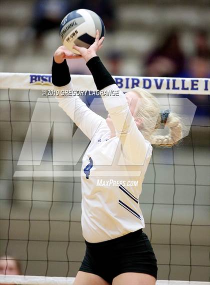 Thumbnail 1 in Guyer [John H.] vs Byron Nelson (UIL 6A Regional Playoff) photogallery.
