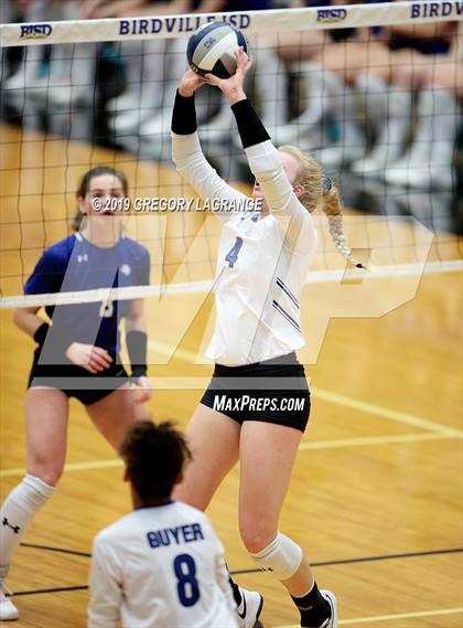 Thumbnail 3 in Guyer [John H.] vs Byron Nelson (UIL 6A Regional Playoff) photogallery.