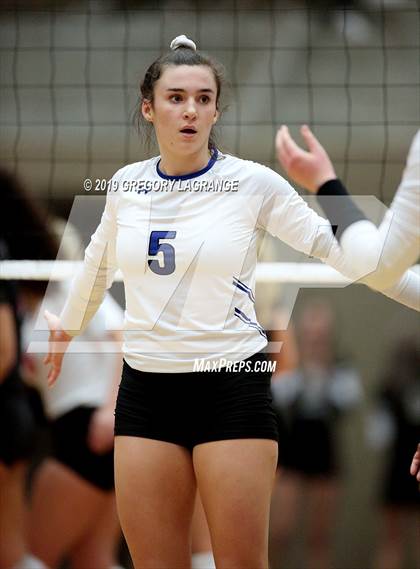 Thumbnail 2 in Guyer [John H.] vs Byron Nelson (UIL 6A Regional Playoff) photogallery.