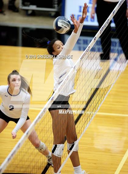 Thumbnail 3 in Guyer [John H.] vs Byron Nelson (UIL 6A Regional Playoff) photogallery.