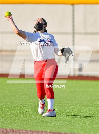 Thumbnail 3 in Glenn @ Norwalk photogallery.