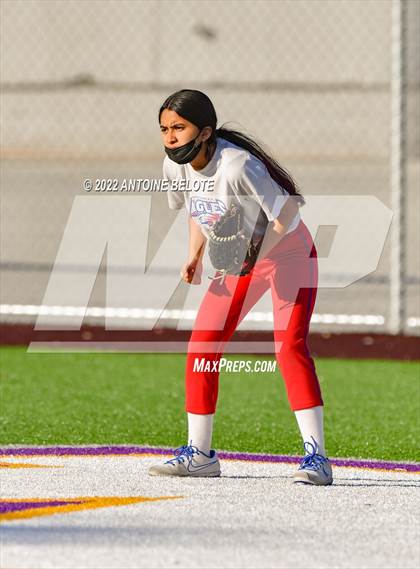 Thumbnail 3 in Glenn @ Norwalk photogallery.