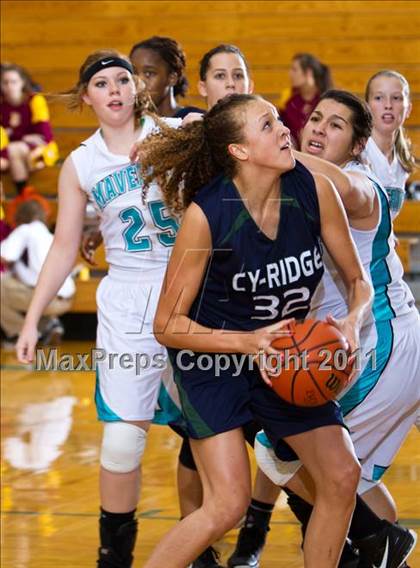 Thumbnail 3 in Pasadena Memorial vs Cy-Ridge (McDonald's Texas Invitational) photogallery.