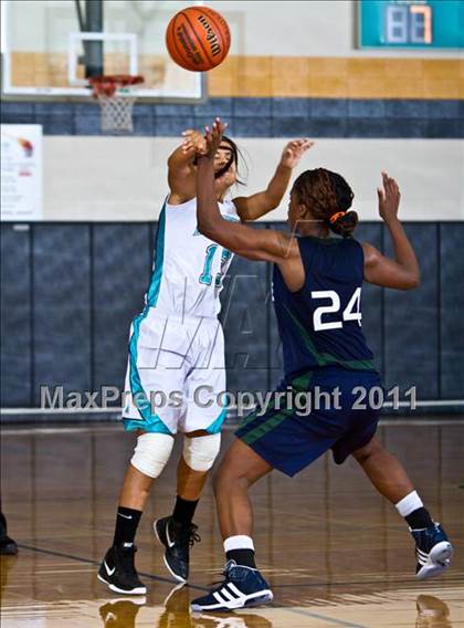 Thumbnail 2 in Pasadena Memorial vs Cy-Ridge (McDonald's Texas Invitational) photogallery.