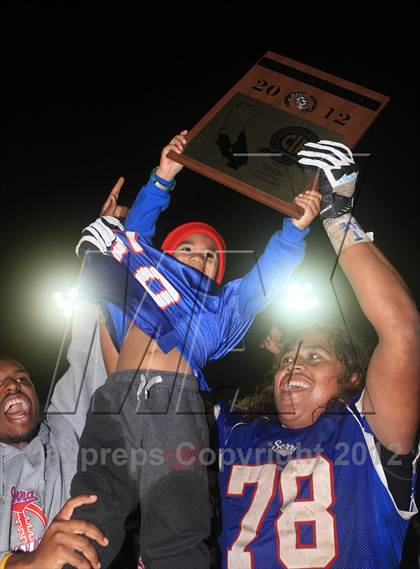 Thumbnail 3 in Chaminade @ Serra (CIF SS Western Division Final) photogallery.