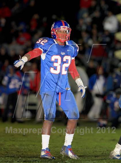 Thumbnail 3 in Chaminade @ Serra (CIF SS Western Division Final) photogallery.