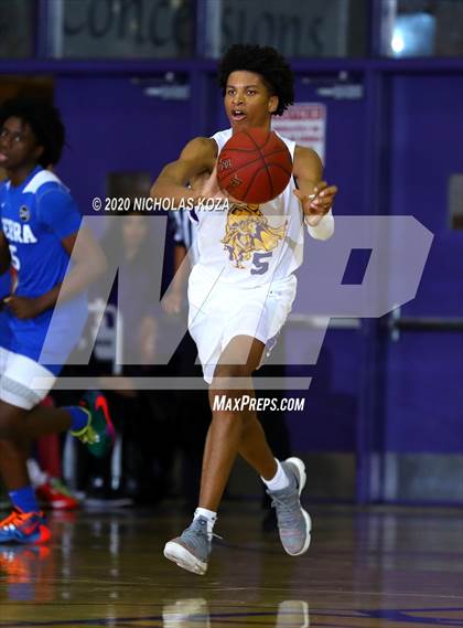 Thumbnail 3 in Serra vs. Lynwood (CIF SS Playoffs) photogallery.