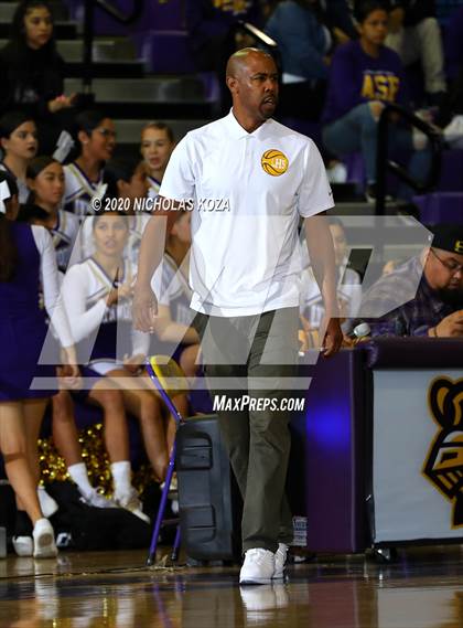 Thumbnail 3 in Serra vs. Lynwood (CIF SS Playoffs) photogallery.