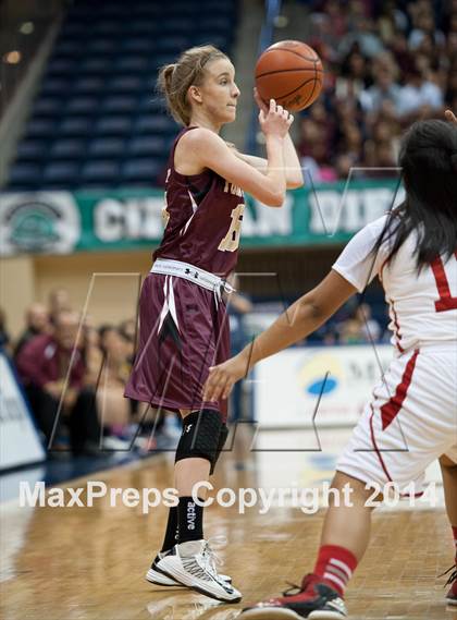 Thumbnail 2 in Hoover Vs Point Loma (CIF SDS D4 Final) photogallery.